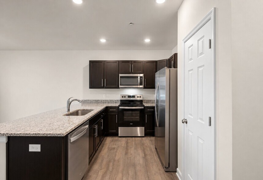 Building Photo - 152 Baker Dr