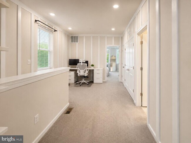 Building Photo - 4930 MacDonough Pl