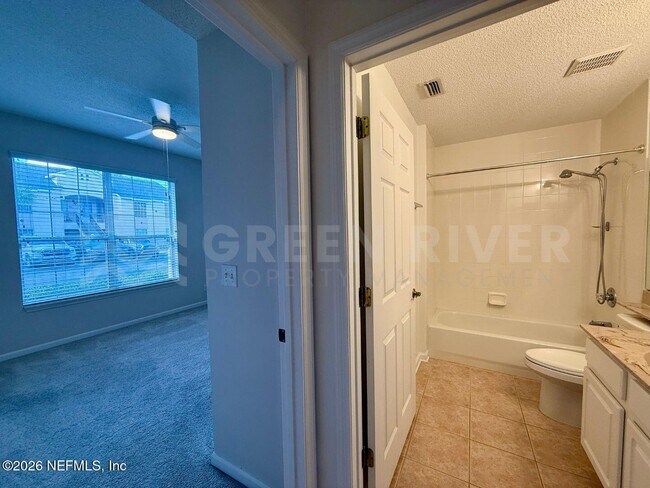 Building Photo - 204 Augusta Cir