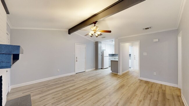 Building Photo - REMODELED 3 bedroom, 1.5 bath, 1 car garage home minutes away from Fort Hood air field!