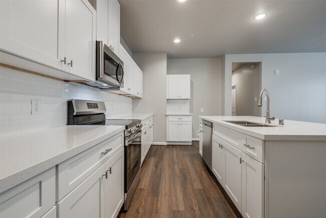 Building Photo - 123 Pk Pl Cir