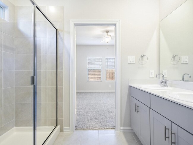 Building Photo - 208 Goosewood Dr