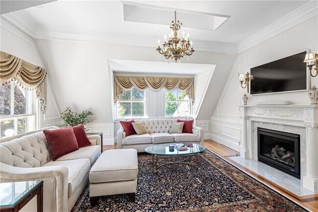 Building Photo - 541 Bellevue Ave