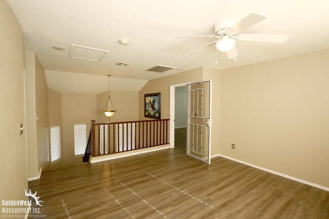 Building Photo - Spacious 3Bdm 2.5Ba Two-Story Home in Henderson