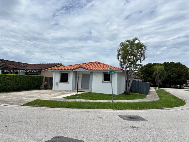Building Photo - 5656 SW 149th Pl