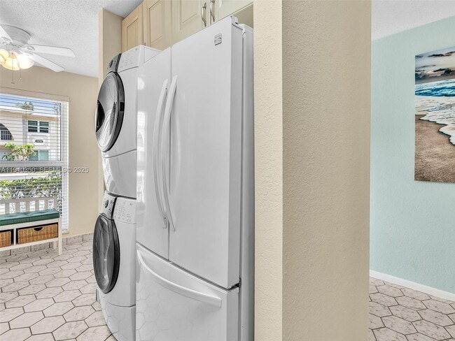 Building Photo - 13785 Flora Pl