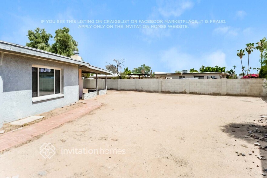 Building Photo - 4907 S Park Dr