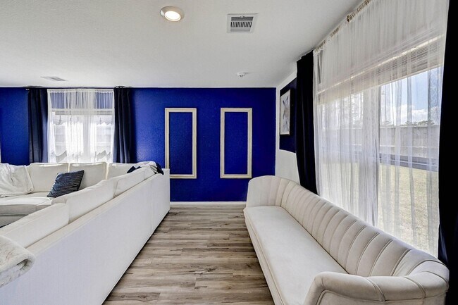 Building Photo - 1702 Campos Ct