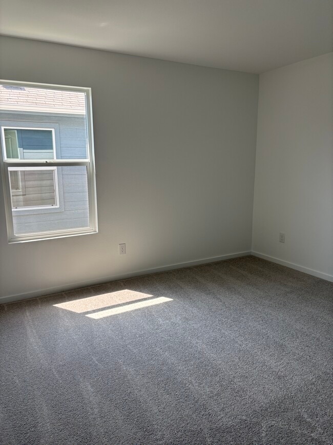 Building Photo - 3040 Burmese St