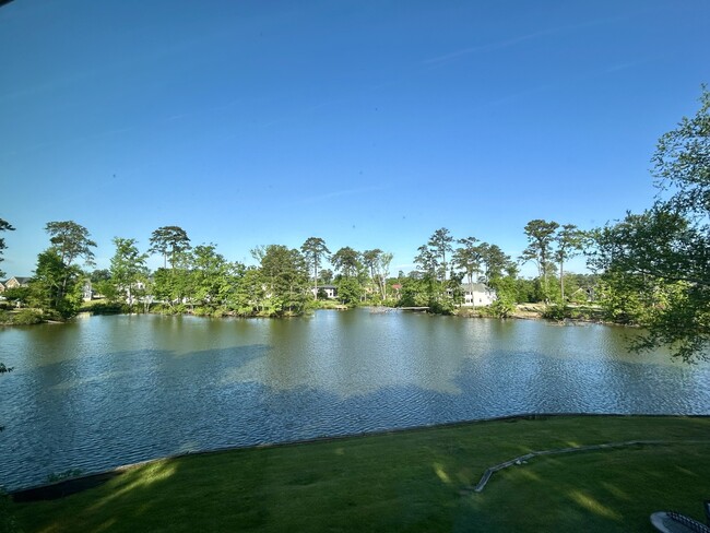 Building Photo - 805 De La Fayette Ct