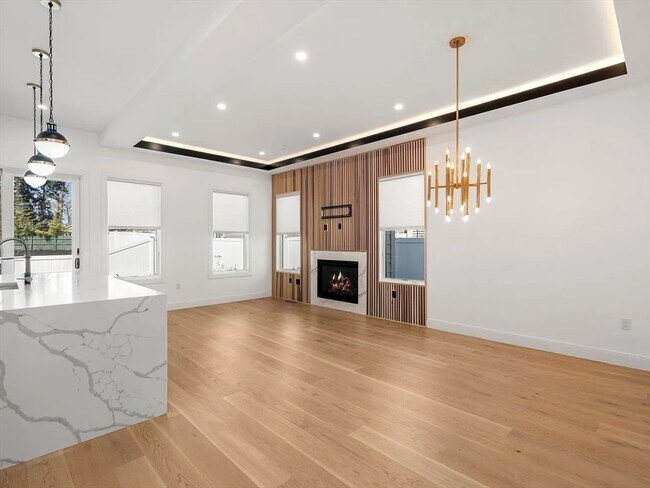 Building Photo - 114 Church St