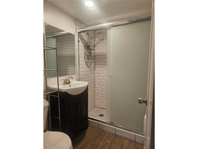 Building Photo - 1209 Pearson Pkwy