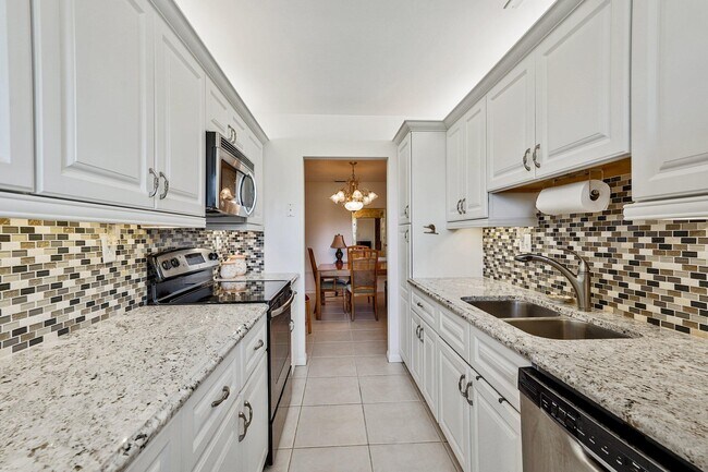 Building Photo - 13960 Nesting Way