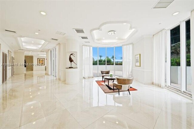 Building Photo - 18671 Collins Ave