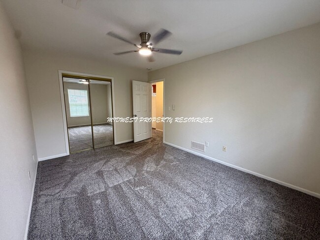 Building Photo - Ranch townhome w/ Mowing provided