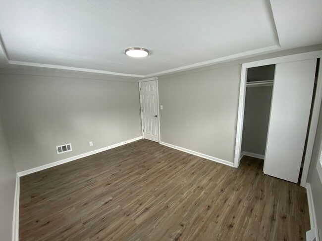 Building Photo - Remodeled 3 bed 2 bath