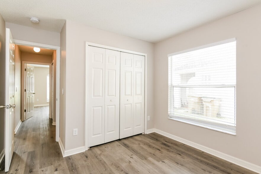 Building Photo - 2129 Fish Eagle St