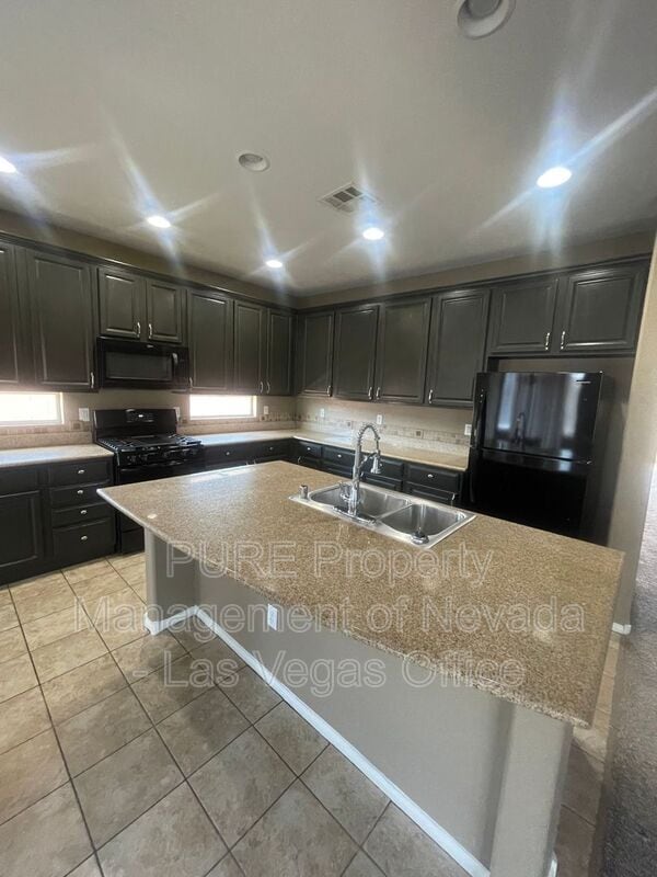 Building Photo - 3904 Ropers Ranch St