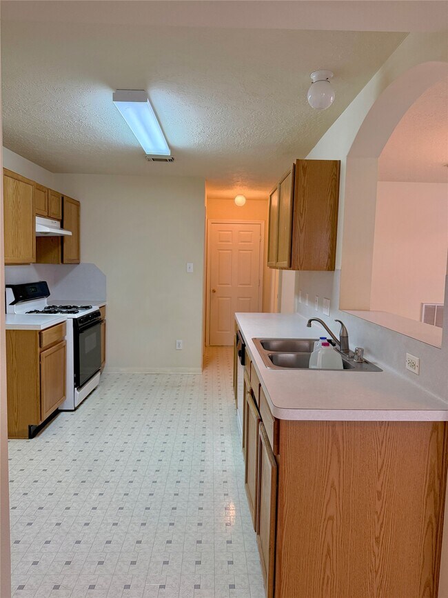 Building Photo - 8922 Benning Dr