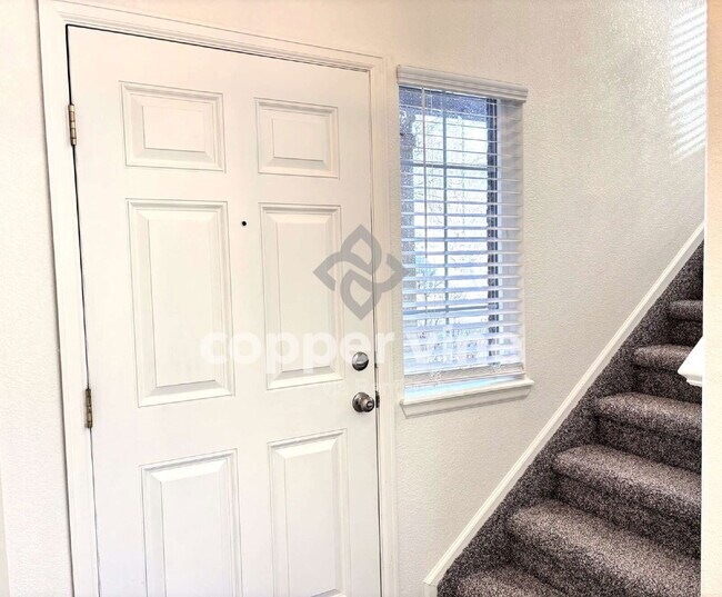 Building Photo - 2538 E 127th Ct