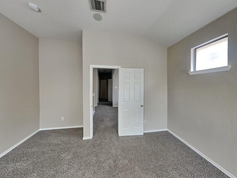 Building Photo - 1250 Nicholas Manor