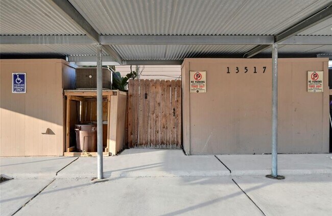 Building Photo - 13517 Castilian Dr