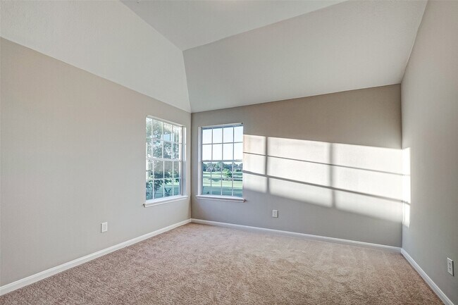 Building Photo - 24118 Bay Hill Blvd