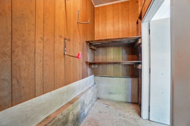 Building Photo - Renovated Gem in Gastonia with Walkout Bas...