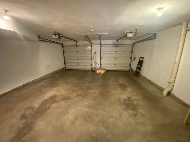 Building Photo - 1047 Washington St