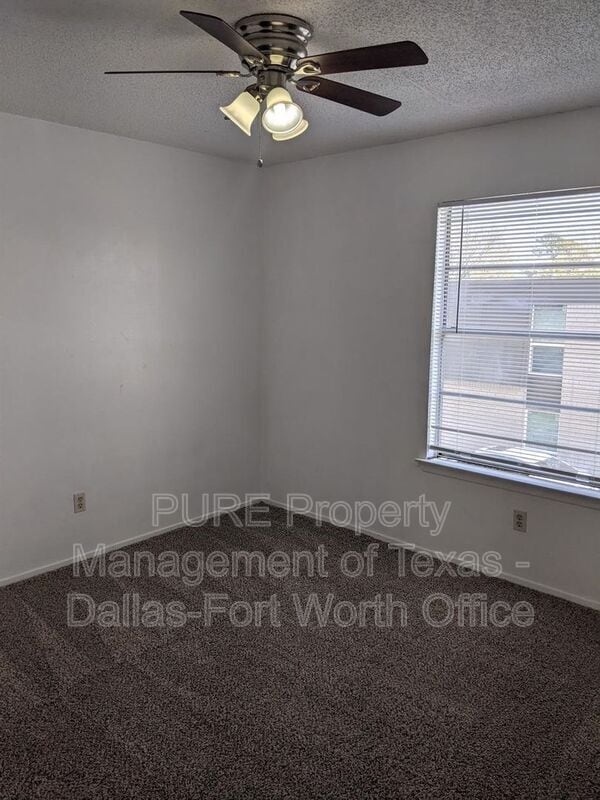 Building Photo - 901 S Mesquite St