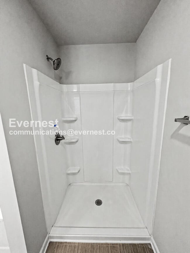 Building Photo - 320 Bertha Honey Stewart Dr