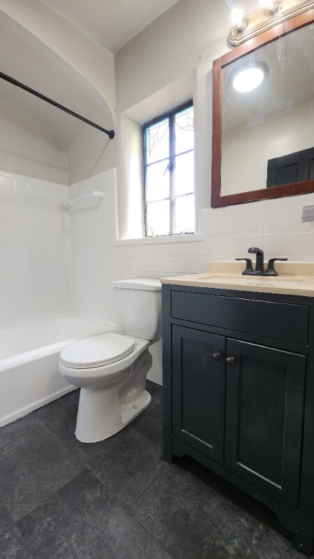 Building Photo - 6475 Nottingham Ave