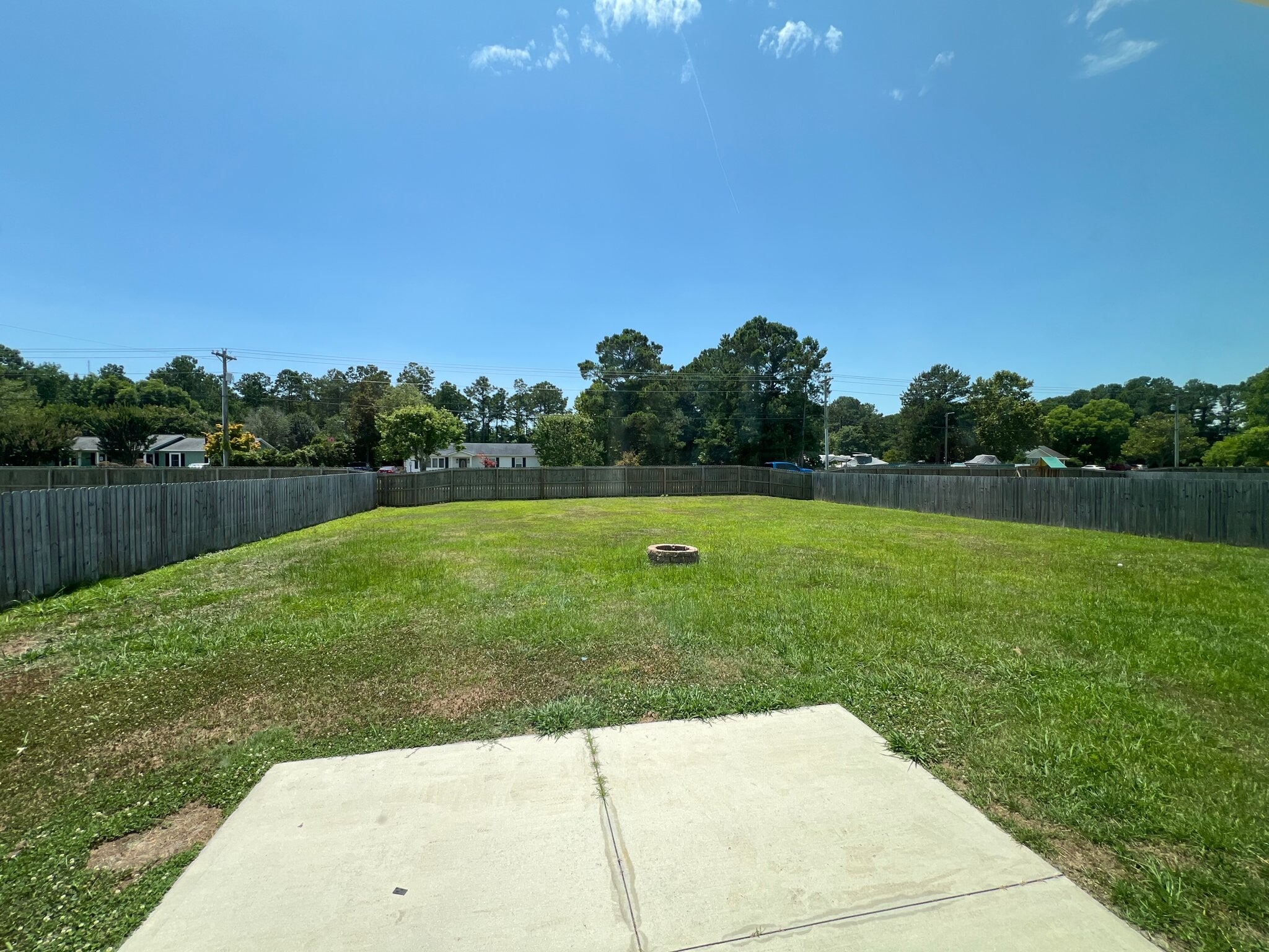 Building Photo - 208 Breakwater Dr