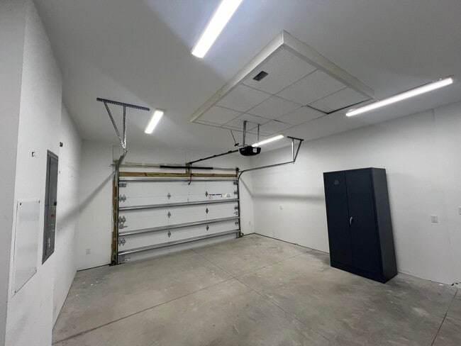 Building Photo - 12878 73rd Ct N
