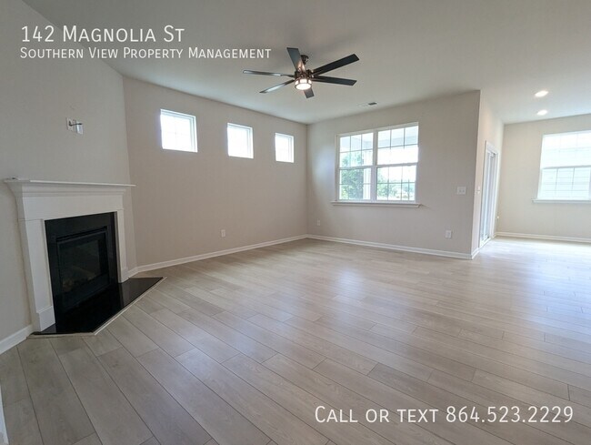 Building Photo - 142 Magnolia St