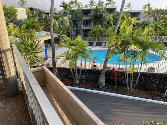 Building Photo - 75-6016 Alii Dr #222