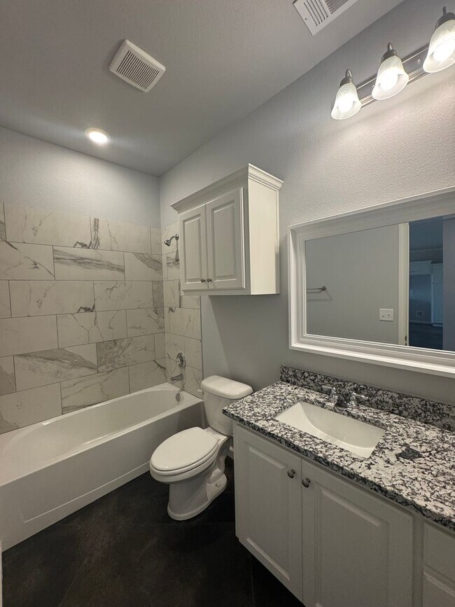 Building Photo - New built located in Beacon Pointe area!!!...