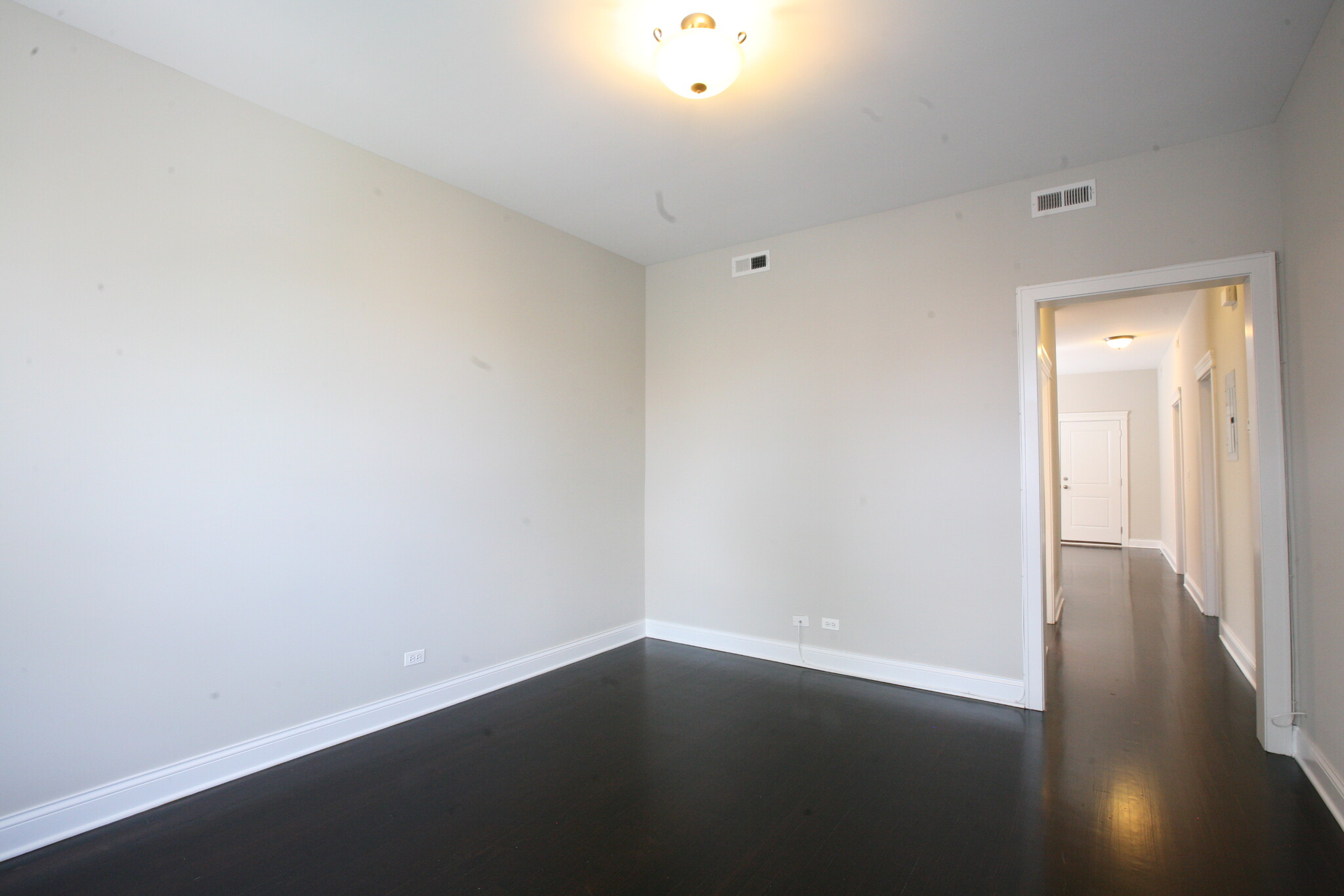 Building Photo - 3224 N Monticello Ave