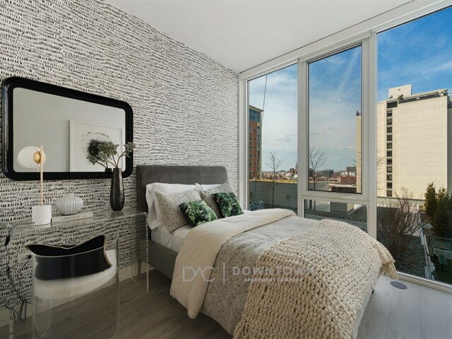 Building Photo - 1111 N Wells St