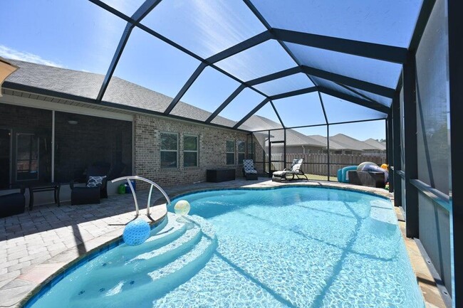 Building Photo - 316 Merlin Ct