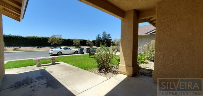 Building Photo - 1638 N Suey Rd