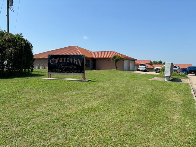 Primary Photo - 1804 Cinnamon Dr