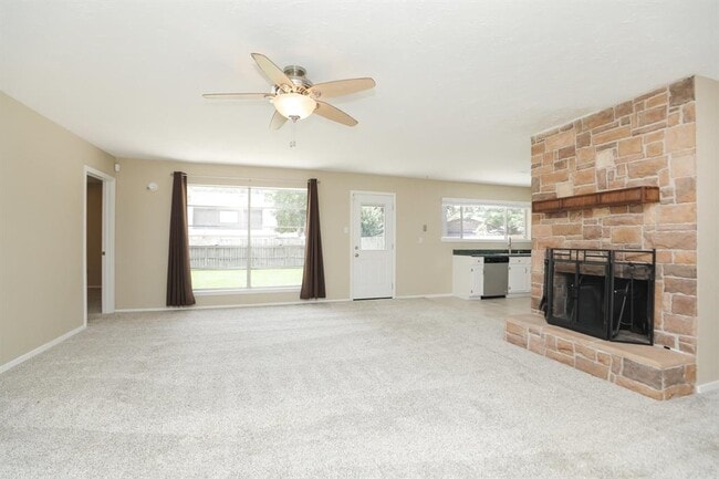 Building Photo - 15822 Whipple Tree Dr