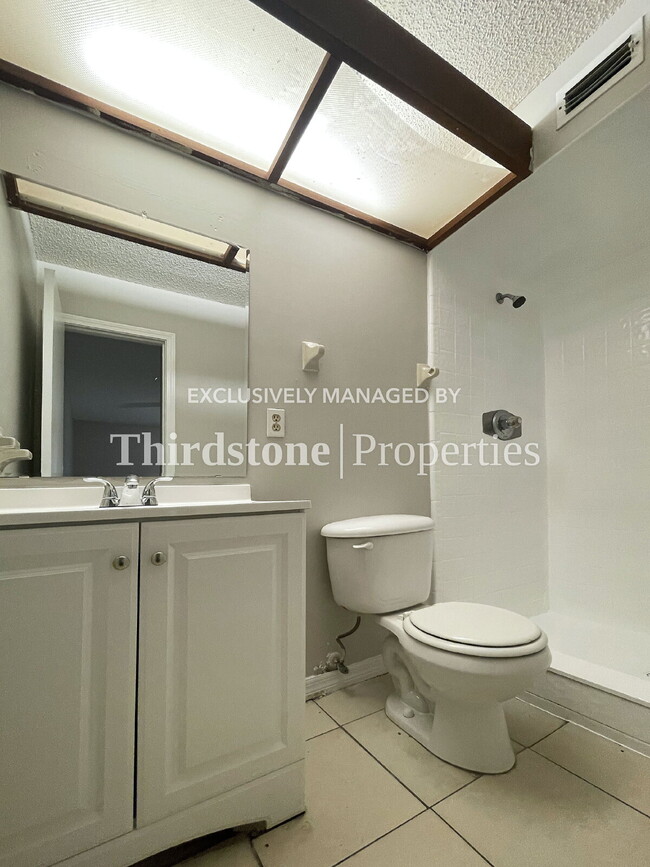 Building Photo - 5143 Indian Lakes Ct