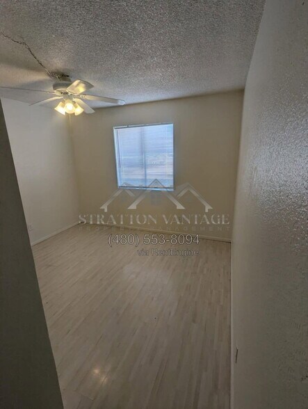 Building Photo - 545 W 16th Ave