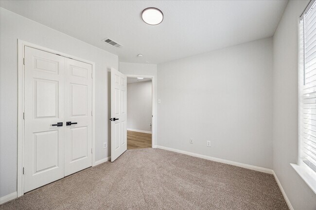 Building Photo - 9410 Silver Beryl Ln