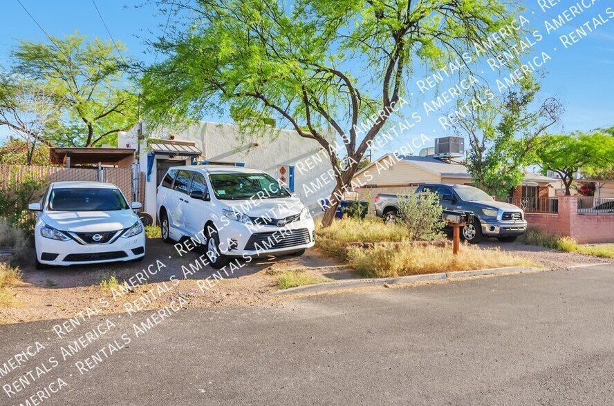 Building Photo - 121 W Birdman Dr