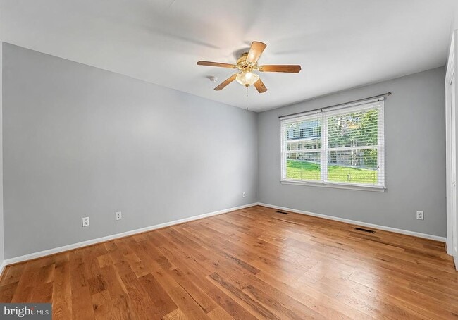 Building Photo - 8433 Sailboat Ln