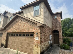 Building Photo - Move-In Special! Get $200 off your first f...