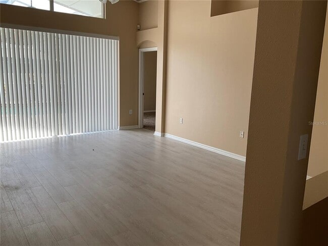 Building Photo - 2717 Villa Dr